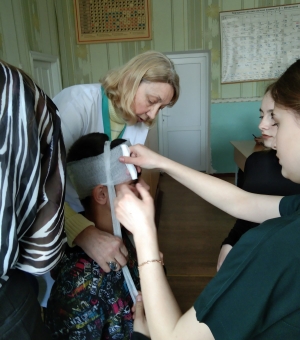 Студенти 441 випускної групи фельдшерського відділення разом з викладачем Ольгою Чуприною провели профорієнтаційну роботу серед учнів 9 класу гімназії №15